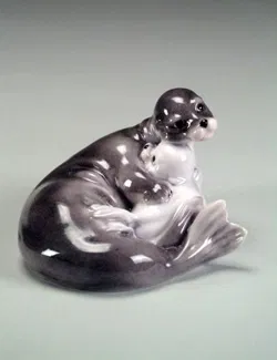 Giuseppe Armani - SEAL WITH BABY