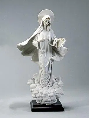Madonna Di Medjugorje by Giuseppe Armani | Elegant Porcelain