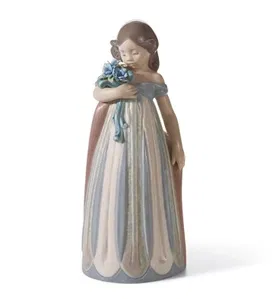 Lladro - Petals Caress