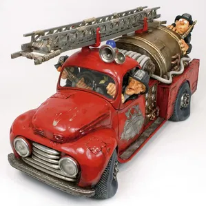 Guillermo Forchino - Firetruck (fireman) 1/2 Scale