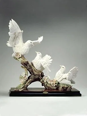 Three Doves - by Giuseppe Armani — Sculpture