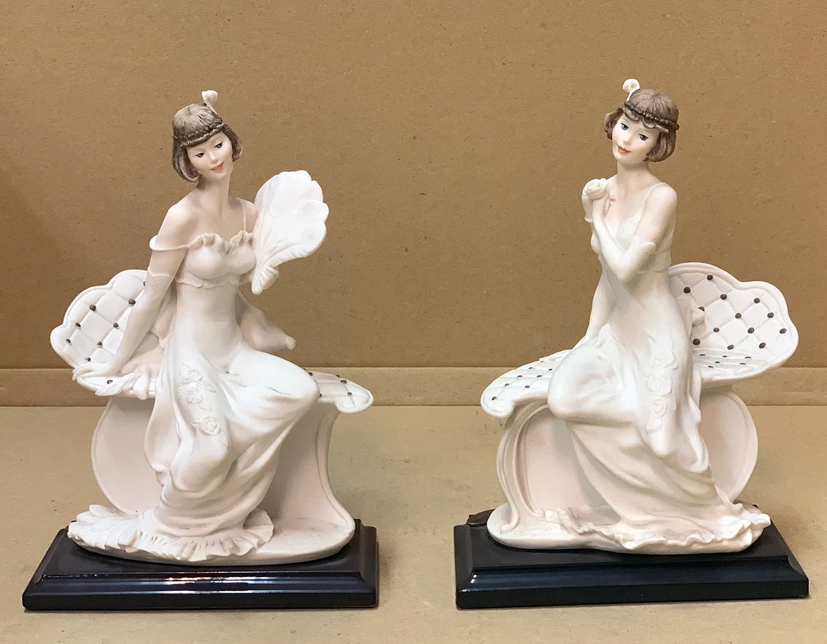 Young Ladies Set by Giuseppe Armani — Sculpture