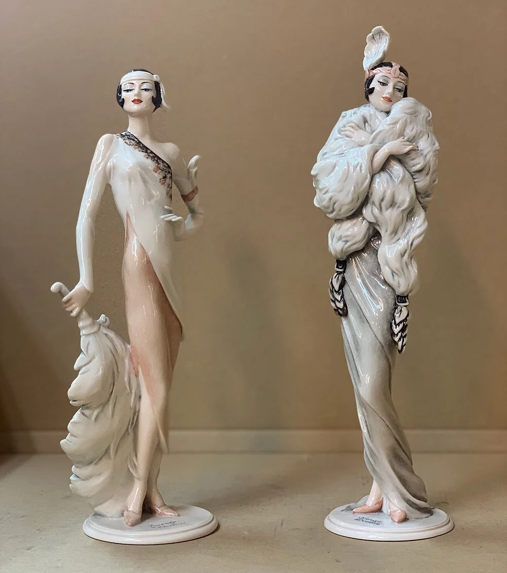 Elegant Ladies Set by Giuseppe Armani — Sculpture