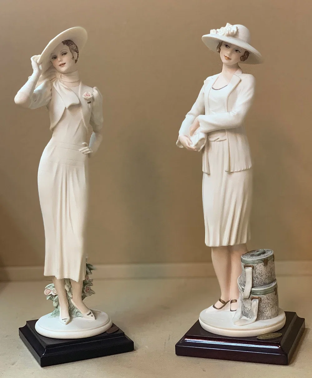 Elegant Ladies Set by Giuseppe Armani — Sculpture