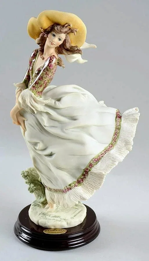Scarlett 1995 Figurine Of The Year by Giuseppe Armani — Sculpture